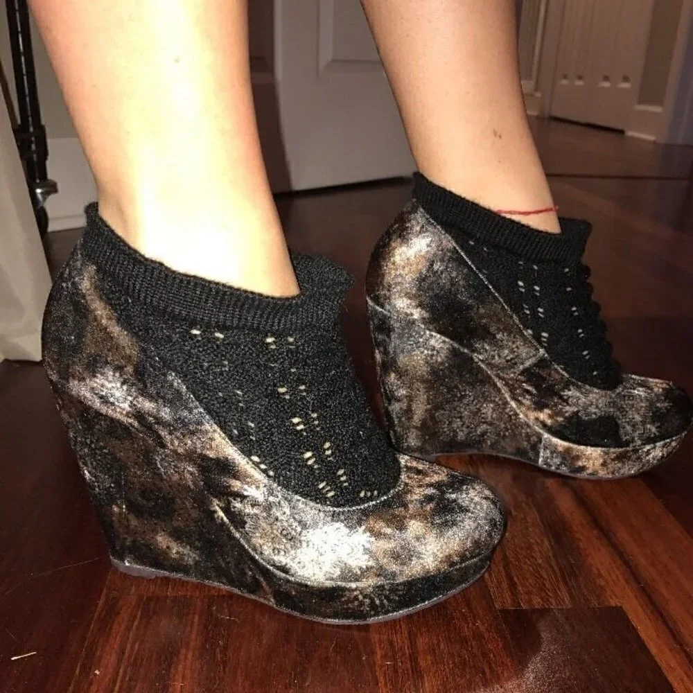 DESIGUAL Sz 9 Sock Velvet Gray Velvet High Wedges
